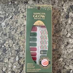 Dashing Diva Glow Real Salon Gel Nail Strips - Festive Red and Green